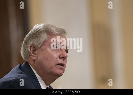 Senator Lindsey Graham, R-SC, stellt Antony J. Blinken, aus New York, eine Frage während seiner Bestätigungsverhandlung, am 19. Januar 2021 Staatssekretär beim US Senate Foreign Relations Committee im US-Kapitol in Washington, DC, USA zu sein. Foto von Alex Edelman/Pool/ABACAPRESS.COM Stockfoto