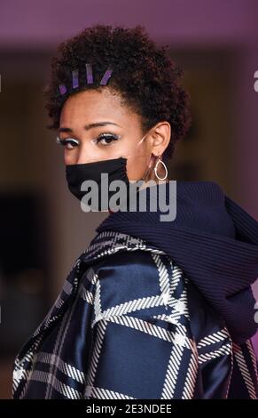 Berlin, Deutschland. Januar 2021. Models zeigen auf der Berlin Fashion Week im Hotel Adlon Kreationen der Designerin Anja Gockel für die Herbst-/Wintersaison 2021/2022. Diesmal findet die Berlin Fashion Week im Internet statt, die Shows werden wegen der Pandemie online gezeigt. Quelle: Kira Hofmann/dpa-Zentralbild/dpa/Alamy Live News Stockfoto