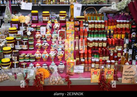 Lebensmittel und Honig-Stand, Loule Markt, Faro Bezirk, Algarve, Portugal Stockfoto