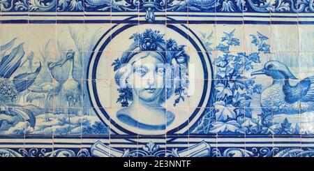 Azulejos Dekoration Wände in Estai Palace Garten, Estai, Loule, Faro Bezirk, Algarve, Portugal Stockfoto