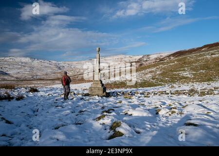 Zwischen Skeoch Hill und Bishops Forest Hill befindet sich das Covenanters' Monument, mit den Reihen der "Comunion Stones". Stockfoto