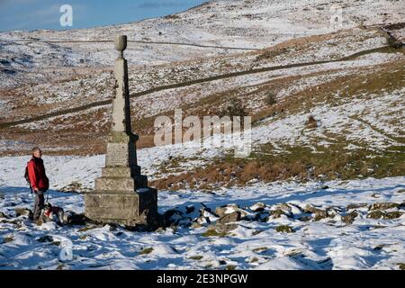 Zwischen Skeoch Hill und Bishops Forest Hill befindet sich das Covenanters' Monument, mit den Reihen der "Comunion Stones". Stockfoto