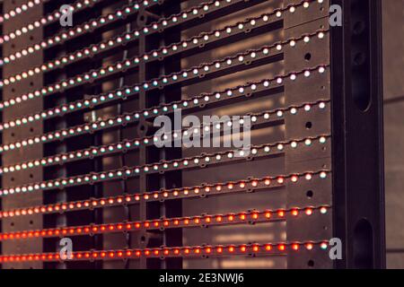 LED Outdoor Media Fassade, Digital Signage Bildschirm. Außenfassade Licht, Wand LED Pixel Licht, Architektur Medien Lichter Stockfoto