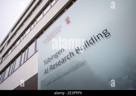 20. Januar 2021, Baden-Württemberg, Tübingen: "AI Research Building" befindet sich in einem Gebäude der Universität Tübingen, das Teil des "Cyber Valley" ist. Hier befindet sich der Exzellenzcluster "Maschinelles Lernen" des Fachbereichs Informatik der Fakultät für Mathematik und Naturwissenschaften. (Zu dpa 'Künstliche Intelligenz boomt und der Südwesten gibt das Tempo vor') Foto: Sebastian Gollnow/dpa Stockfoto