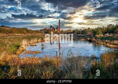 Dies ist Pleasley Pit in Derbyshire, England. Pleasley Pit war die älteste und tiefste Grube im East Midlands Coalfield. Die ersten Schächte bei Pleasle Stockfoto