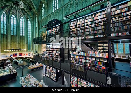 NIEDERLANDE / Holland / Maastricht / Boekhandel Dominicanen/ eine alte Dominikanerkirche, die in eine Buchhandlung umgewandelt wurde, Stockfoto