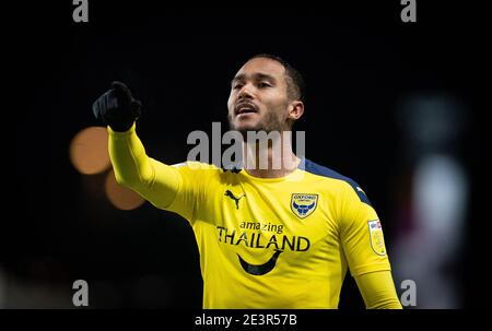 Jordan Obita von Oxford United während der EFL 'Papa John's' Trophäe hinter dem geschlossenen Spiel zwischen Oxford United und Cambridge United Im Kassam Stadion Stockfoto