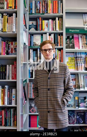 GREAT BRITAN / London / Buchhandlungen / man in London Review Bookshop . Stockfoto