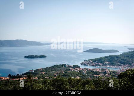 Blick von Korinjak, dem höchsten per der Insel auf 166m über dem Meeresspiegel, Insel Iz, Zadar Archipel, Dalmatien, Kroatien Stockfoto