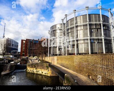 Gußeisen-Viktorianischen gasholders in King's Cross transormed in Luxus Wohnungen im Bahnhof St Pancras Schloss am Regent's Canal - London, England Stockfoto