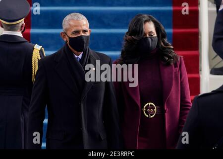 Der ehemalige Präsident Barack Obama und seine Frau Michelle kommen zur 59. Amtseinführung des Präsidenten im US-Kapitol für den designierten Präsidenten Joe Biden in Washington, Mittwoch, 20. Januar 2021. (AP Photo/Patrick Semansky, Pool) – weltweite Nutzung Stockfoto