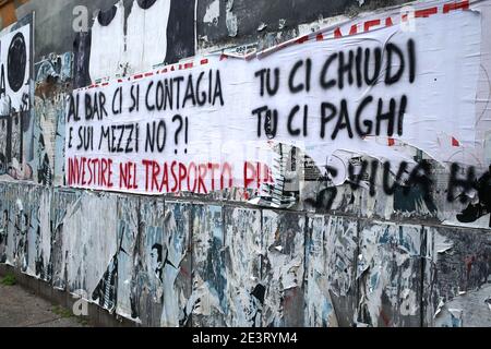 Roma, studenti in lotta contro la riapertura in presenza senza le dovute sicurezze Stockfoto