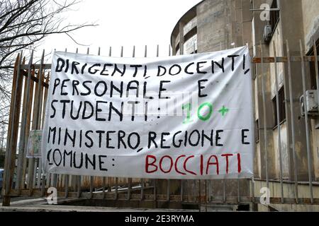 Roma, studenti in lotta contro la riapertura in presenza senza le dovute sicurezze Stockfoto