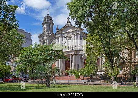 Kathedrale von Salto, römisch-katholische Kirche, die dem heiligen Johannes dem Täufer gewidmet ist, auf der Plaza Artigas in der Stadt Salto im Nordwesten Uruguays Stockfoto