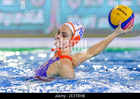 Triest, Italien. Januar 2021. TRIEST, ITALIEN - JANUAR 20: Brigitte Sleeking während des Spiels zwischen den Niederlanden und Italien bei den Olympischen Wasserball-Spielen der Frauen Qualifikationsturnier im Bruno Bianchi Aquatic Center am 20. Januar 2021 in Triest, Italien (Foto: Marcel ter Bals/Orange Pictures/Alamy Live News) Stockfoto