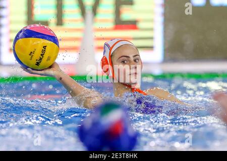 Triest, Italien. Januar 2021. TRIEST, ITALIEN - JANUAR 20: Brigitte Sleeking während des Spiels zwischen den Niederlanden und Italien bei den Olympischen Wasserball-Spielen der Frauen Qualifikationsturnier im Bruno Bianchi Aquatic Center am 20. Januar 2021 in Triest, Italien (Foto: Marcel ter Bals/Orange Pictures/Alamy Live News) Stockfoto