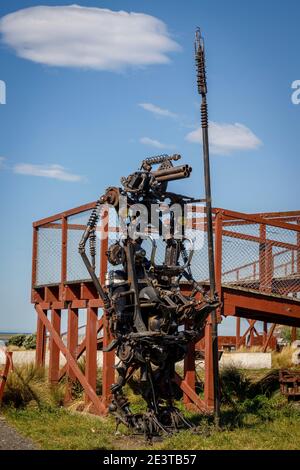 Roboter-Typ von Alien Kreatur mit Waffe, erstellt von der Steampunk HQ in Oamaru, Neuseeland. Stockfoto