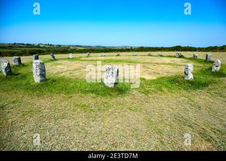 Die Merry Maidens of Boleigh Stone Circle, bestehend aus 19 Steinen und auch bekannt als Dawn's Men, liegt zwischen Lamorna und St. Buryan in Cornwall Stockfoto