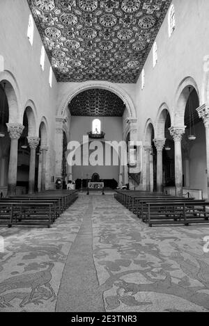 Das Innere der Kathedrale Santa Maria im romanischen Stil angekündigt 4. Mai 2018 Otranto Salento Italien Stockfoto