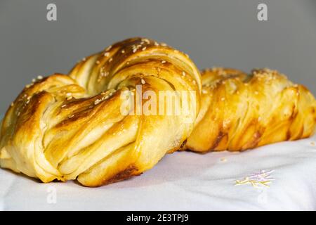 Traditionelle türkische Brötchen - achma. Traditionelles türkisches Gebäck. Köstliches Essen Konzept Stockfoto