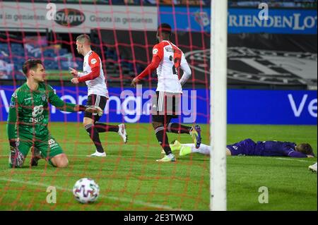 Rotterdam, Niederlande. Januar 2021. ROTTERDAM, NIEDERLANDE - 20. JANUAR: Torhüter Janis Blaswich von Herakles Almelo enttäuscht, Bryan Linssen von Feyenoord, Lutsharel Geertruida von Feyenoord beim niederländischen KNVB-Pokalspiel zwischen Feyenoord und Herakles Almelo am 20. Januar 2021 in Rotterdam, Niederlande (Foto: Yannick Verhoeven/Orange Pictures/Alamy Live News) Stockfoto