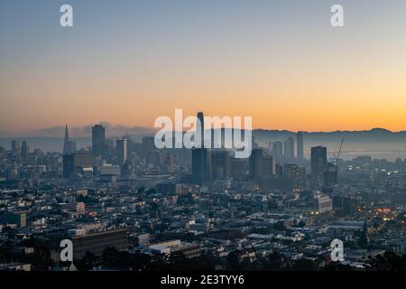 Sonnenaufgang vom Corona Heights Park Stockfoto