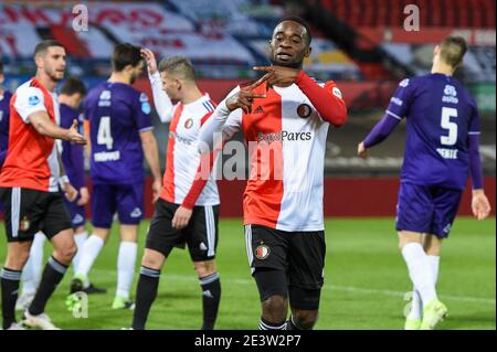 ROTTERDAM, NIEDERLANDE - JANUAR 20: Lutsharel Geertruida von Feyenoord feiert sein Tor während des niederländischen KNVB Cup-Spiels zwischen Feyenoord und Hera Stockfoto
