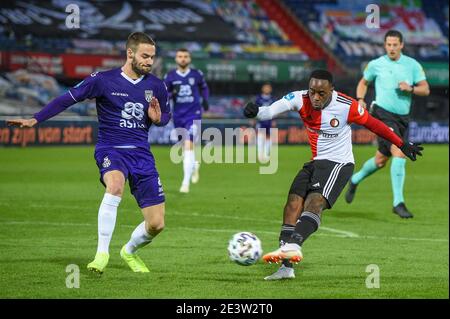 ROTTERDAM, NIEDERLANDE - JANUAR 20: Marco Rente von Herakles, Lutsharel Geertruida von Feyenoord während des niederländischen KNVB Cup-Spiels zwischen Feyenoord und Stockfoto