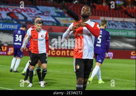 ROTTERDAM, NIEDERLANDE - JANUAR 20: Lutsharel Geertruida von Feyenoord feiert sein Tor während des niederländischen KNVB Cup-Spiels zwischen Feyenoord und Hera Stockfoto