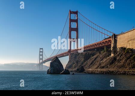 Die Golden Gate Bridge von Fort Baker aus gesehen Stockfoto