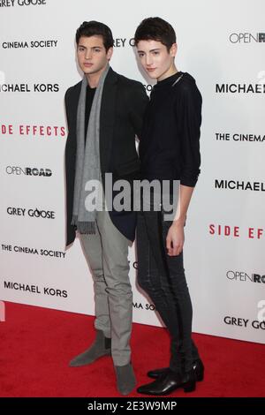 Peter Brent Jr. und Harry Brent besuchen die Premiere von 'Side Effects' am AMC Lincoln Square in New York City am 31. Januar 2013. Foto: Henry McGee/MediaPunch Stockfoto