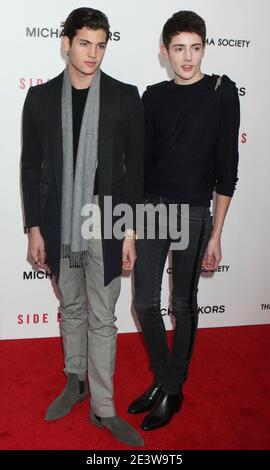 Peter Brent Jr. und Harry Brent besuchen die Premiere von 'Side Effects' am AMC Lincoln Square in New York City am 31. Januar 2013. Foto: Henry McGee/MediaPunch Stockfoto