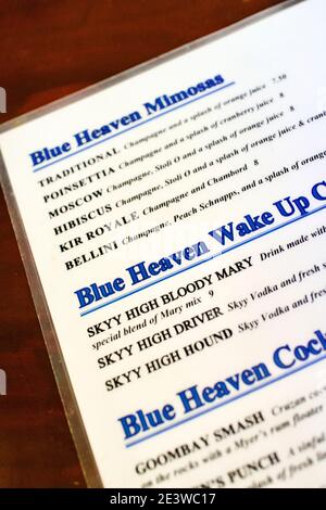 Blue Heaven Bar in Key West, FL, USA. Berühmte Destination Lage. Bar- und Getränkekarte mit ihren Spezialgetränken Stockfoto