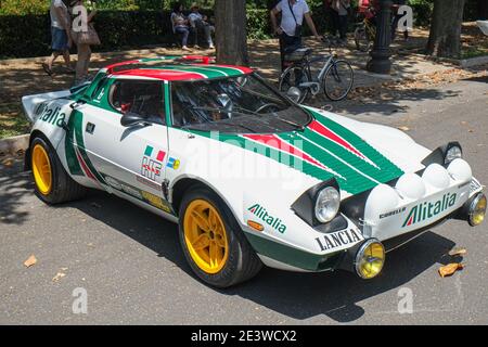 Sport und Rallye-Auto Lancia HF in alten seltenen Rennen Automobilausstellung.Italienische Marke Stockfoto