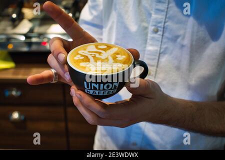 Yuri Marschall Latte Kunstmeister aus Deutschland während der Cup Tasting Championship, vom 9. Bis 11. Februar 2020 in Bremen, Deutschland. Stockfoto