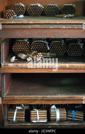Pinar del Rio - Zigarrenfabrik - Kuba 1998 (Foto auf Fotofilm) Stockfoto