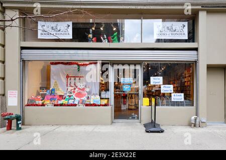 Books of Wonder, 42 W 17. St, New York, NYC Foto von einem Kinderbuchladen in Manhattan. Stockfoto