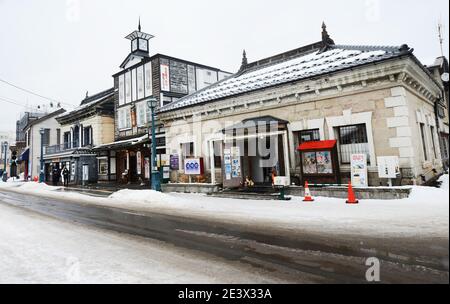 Schöne alte Gebäude entlang der Sakaimachi Straße in Otaru, Hokkaido, Japan. Stockfoto