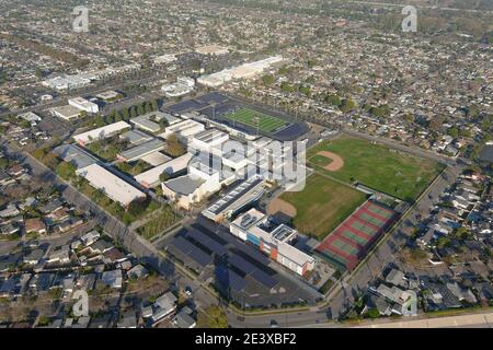 Eine Luftaufnahme von Millikan High School Campus, Sonntag, 10. Januar 2021, in Long Beach, Kalifornien. Stockfoto