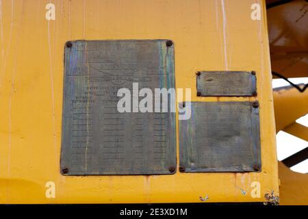 Typenschild an einem BNSF American Hoist & Derrick Co., Modell 840 DE, 40-50 Tonnen, Diesel-Elektro-Lokomotivkran, ca., auf den Gleisen bei der Eisenbahn Yar Stockfoto