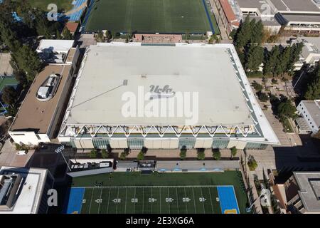 Eine Luftaufnahme des Pauley Pavilion auf dem Campus der UCLA, Samstag, 16. Januar 2021, in Los Angeles. Die Arena ist die Heimat der UCLA Bruins Männer und w Stockfoto