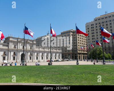 Santiago, Chile - 26. Januar 2018: Blick auf den Präsidentenpalast, bekannt als La Moneda, in Santiago, Chile. Dieser Palast wurde im Staatsstreich von 197 bombardiert Stockfoto
