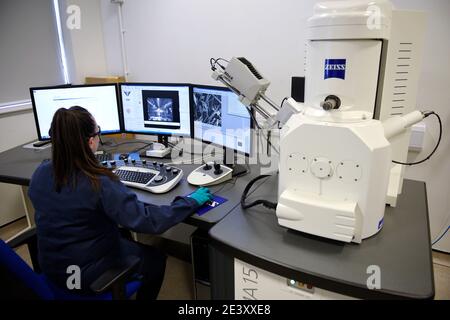 Zeiss EVO 15 Scanning Electron Microscope Scanning Station in einem Wissenschaftslabor. Es ist ein flexibles Rasterelektronenmikroskop mit variablem Druck oder SEM mit Stockfoto