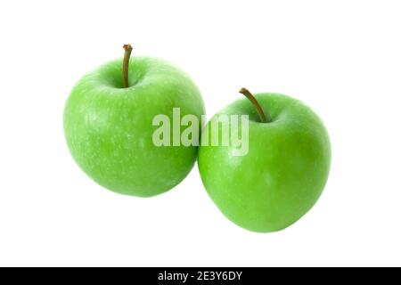 Frische Bio-grüne Äpfel isoliert auf weißem Hintergrund. Gesunde Lebensmittel. Stockfoto