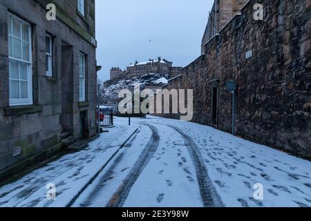 Edinburgh, Großbritannien. Januar 2021. Schnee fiel über Nacht in Edinburgh, was am Morgen des 21. Januar 2021 zu etwas Schnee führte.Quelle: David Coulson/Alamy Live News Stockfoto