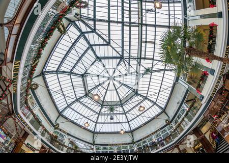 Wayfarers Arcade (früher Leyland Arcade und Burton Arcade) ein denkmalgeschütztes Gebäude in der Lord St in der Küstenstadt Southport, Merseyside Stockfoto