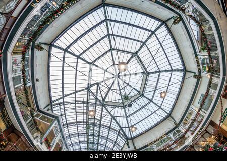 Wayfarers Arcade (früher Leyland Arcade und Burton Arcade) ein denkmalgeschütztes Gebäude in der Lord St in der Küstenstadt Southport, Merseyside Stockfoto