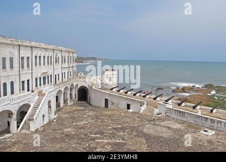 Blick auf das Meer von Fort Cape Coast Castle, Ghana Februar Stockfoto