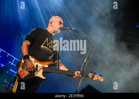 Saint-Florent (Korsika). 2019/08/04: Pascal Obispo im Konzert beim Porto Latino Festival Stockfoto