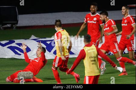 Action während der brasilianischen Meisterschaft (Campeonato Brasileiro Serie A) Fußballspiel zwischen Sao Paulo und Internacional im Morumbi Stadion in Sao Paulo, Brasilien Stockfoto